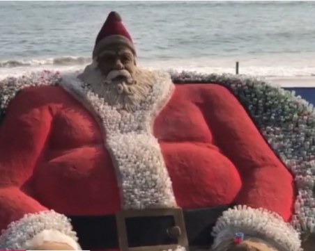 Направиха Дядо Коледа от 800 тона пясък и 10 000 бутилки