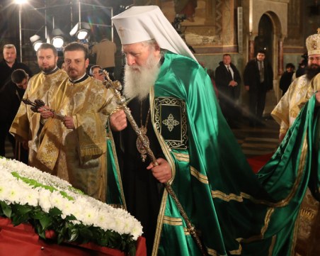 Патриарх Неофит благослови християните по случай Рождество