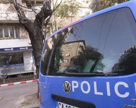 Маскирани с пистолет обраха бензиностанция в Казанлък