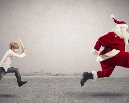 Дете се ядоса на Дядо Коледа, предаде го в полицията