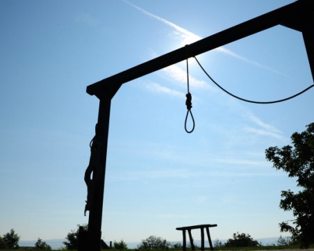 Екзекутираха двама осъдени на смърт в Япония