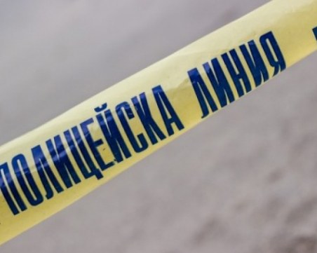 Мъж е намерен мъртъв в личния си автомобил в Смолянско