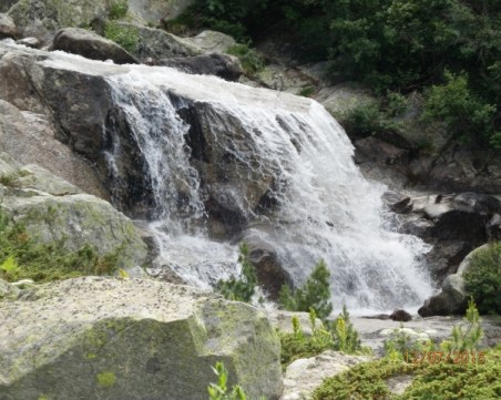 Откриха тялото на мъж в пропаст покрай река Отовица