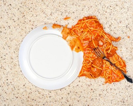 Вярно ли е правилото за 5 секунди за падналата на земята храна?