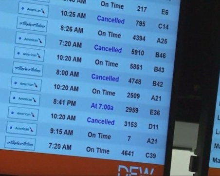 Отмениха стотици полети в САЩ заради снежна буря