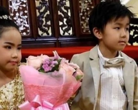 Ожениха 6-годишни брат и сестра в Бангкок