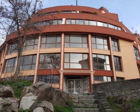 Пловдивската власт иска да спре строежа на хотела на Сахат тепе, който трае вече 15 години