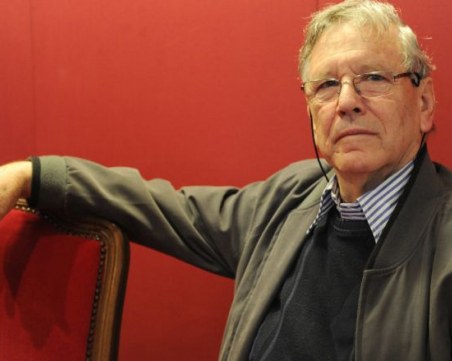 Почина писателят Амос Оз