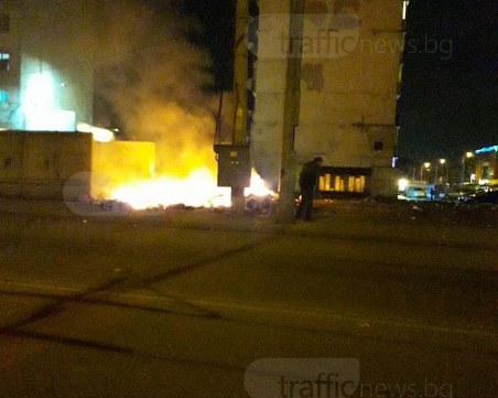 Пожар! Гори сметище в Столипиново СНИМКИ