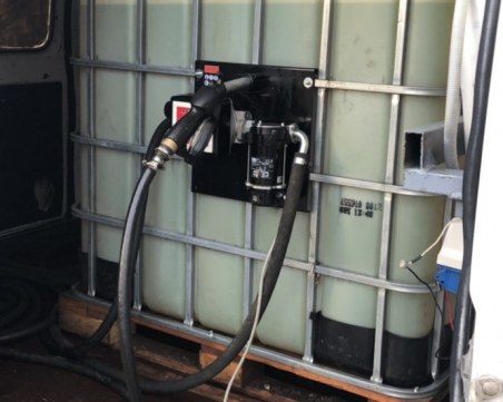 Разкриха две нелегални мобилни “бензиностанции“ СНИМКИ