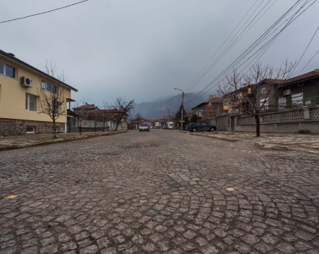 Реконструират осем улици и булевард в Кричим