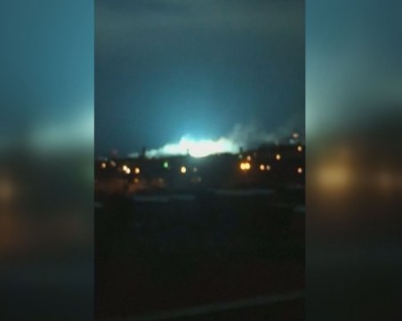 Синя светлина озари небето над Ню Йорк, жители решиха, че е нашествие на извънземни