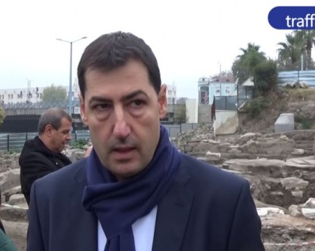 Тотев в разгорещена дискусия с пловдивчани във Фейсбук за големите проекти на града