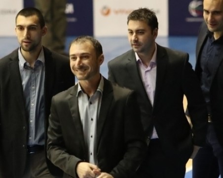 Асен Николов се завръща като старши треньор на Академик Бултекс 99