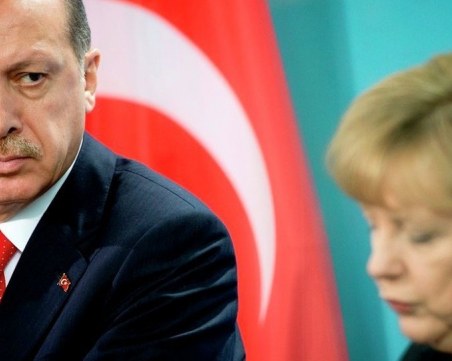Меркел и Ердоган с телефонен разговор за Сирия