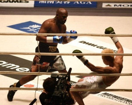 Флойд Мейуедър разплака японец за няма и рунд ВИДЕО