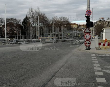 Издигат вавилонската кула в Пловдив за откриване на Евростолица на културата СНИМКИ