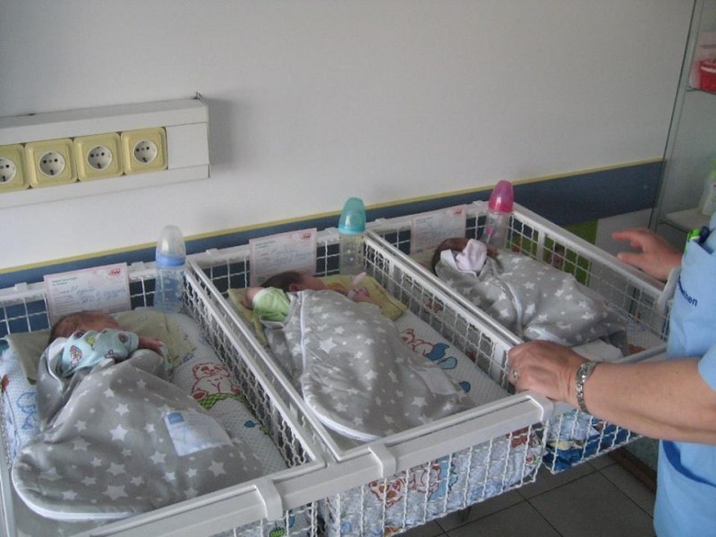 Антирекорд! 46 222 бебета се родиха тази година в България