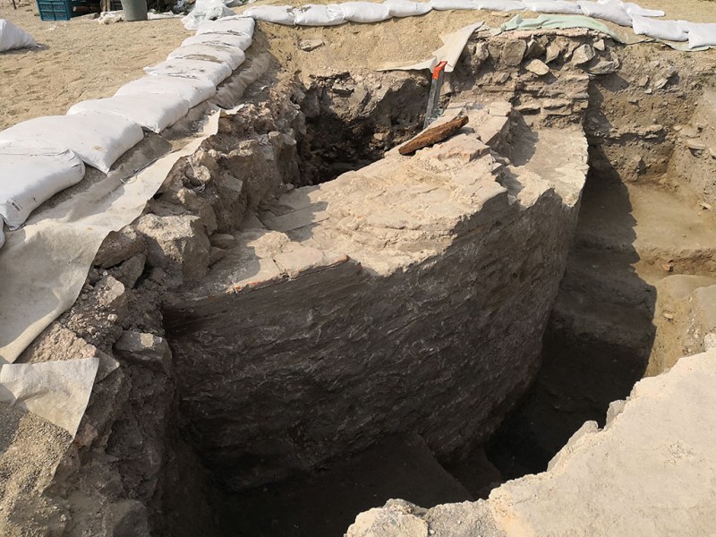 Археолози разкриха уникален басейн в Голямата базилика СНИМКИ