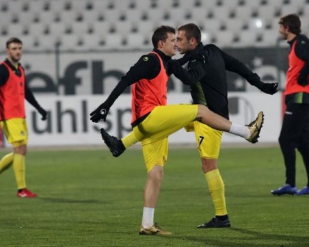 20-годишен ляв бек вариант за Ботев