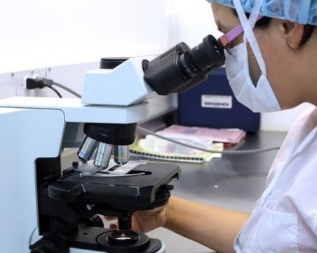 Домашен тест за диагностика на муковисцидоза печели бронз на три български студентки