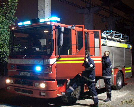 Пожар избухна в заведение в центъра на София тази нощ