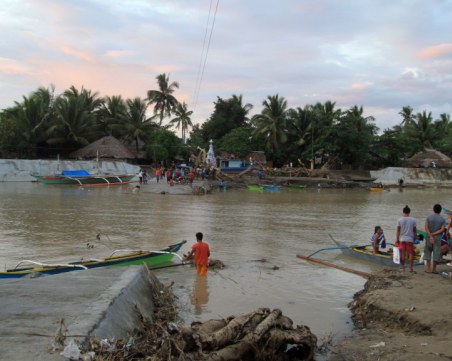 85 души са загинали при наводнения във Филипините