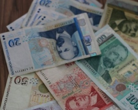 Близо 2 млрд. лева са похарчили българите за празниците