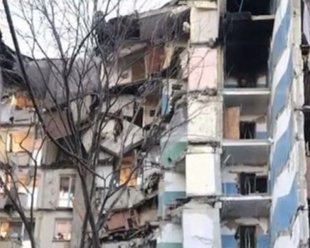 Първа версия за срутилия се блок в Русия: панелните връзки не са издържали след трусове