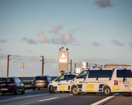 Най-малко шест души са загиналите при инцидента с влак на мост