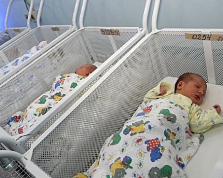 Женска година! Само момичета проплакаха в първите минути на 2019-а в Пловдивска област