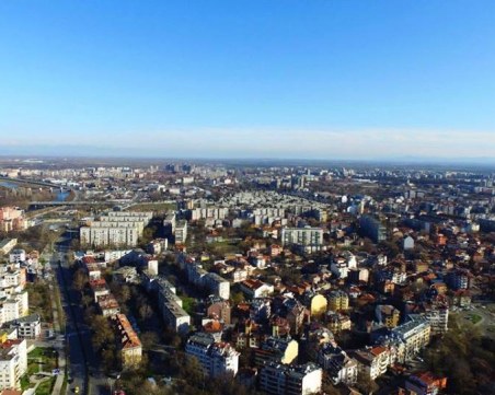 Хора с увреждания от Стамболийски се потапят в атмосферата на Пловдив