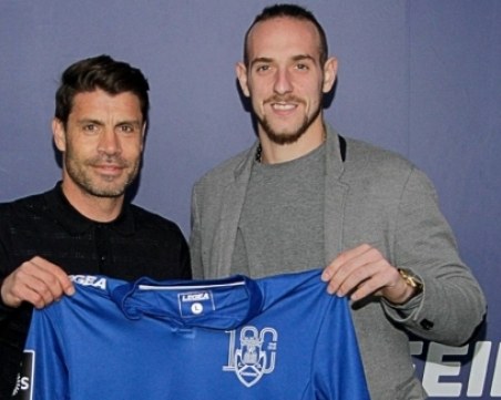 Ботев продаде Стивън Петков в Португалия