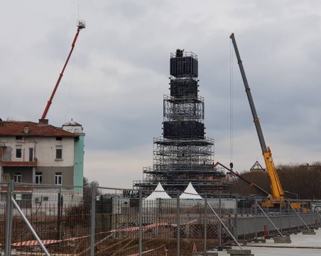 Ето я! Кулата за голямото откриване на ЕСК 2019 вече е монтирана СНИМКИ