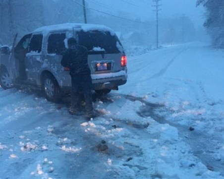 Снежен ад в Северна Гърция, две от границите са с ограничения