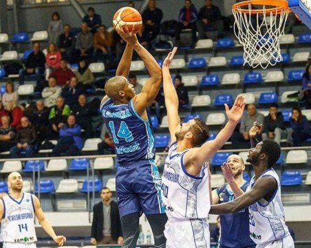 Академик Бултекс 99 простреля Рилецо с безпощаден мерник в продължението