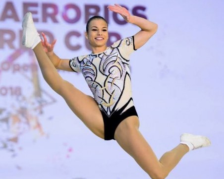 Ана-Мария Стоилова покорява световни върхове в аеробиката СНИМКИ