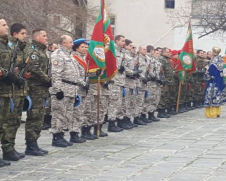 Дядо Николай освети бойните знамена навръх Богоявление СНИМКИ