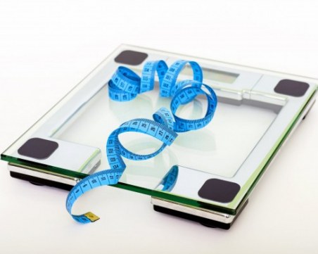 Колко е нормалното колебание в теглото от ден на ден?