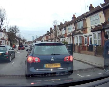 Англичанин към наш таксиджия: Ще те пребия, п.... ВИДЕО
