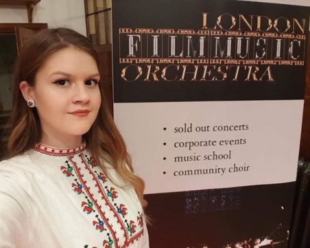 Асеновградчанка плени Лондон с ангелски глас СНИМКИ