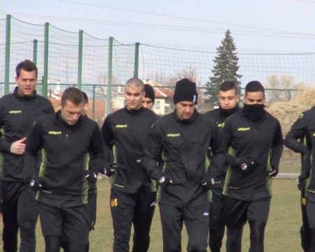 Ботев започва с 24 играчи, няма оферти за канарчетата ВИДЕО И СНИМКИ