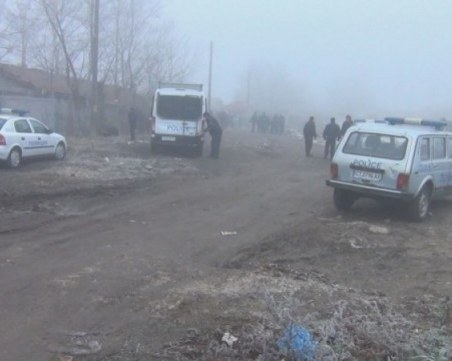 Пловдивско село излиза на протест! Роми пребиха военен, Специалните сили въдворяват ред ВИДЕО