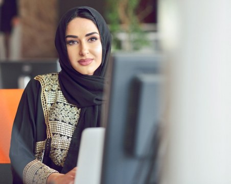 Жените в Саудитска Арабия ще получават SMS при развод