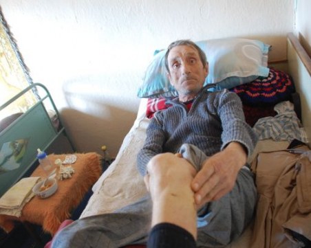 Глутница кучета осакатиха 65-годишния дядо Димитър