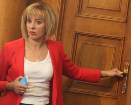 Мая Манолова иска удължаване на гратисния период за електронните винетки