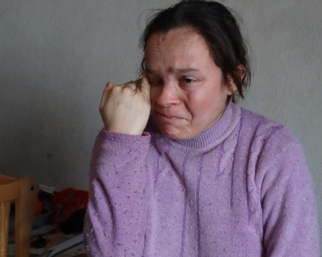 Отнеха новородено от самотна майка, нямала кола и доходи