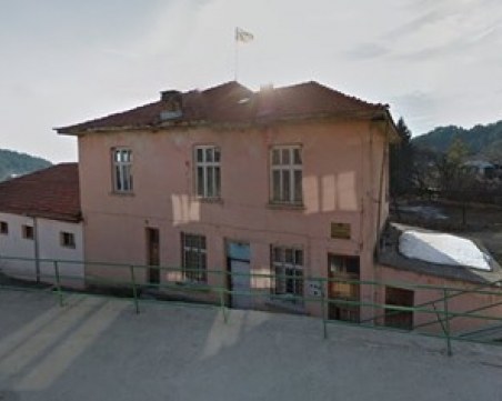 Пожар избухна в читалището в родопско село