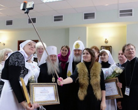 Руският патриарх: Използващите смартфони спомогнат за идването на Антихриста