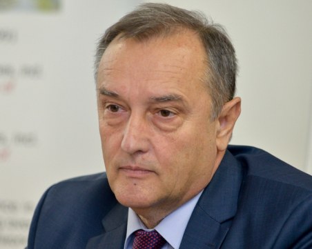 Винетките изядоха главата на шефа на Пътната агенция